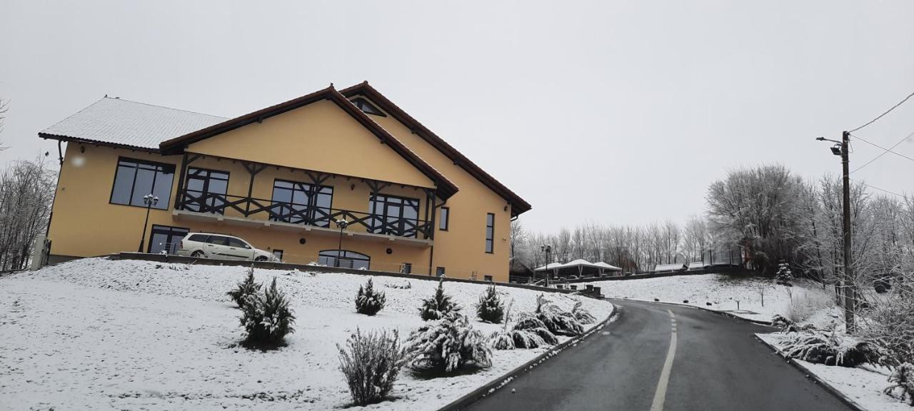 Pensiunea Emris Spatac Exterior photo